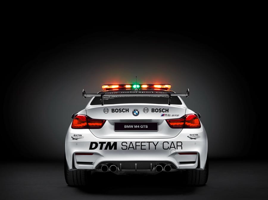  BMW M4 GTS DTM Safety Car 2016 года  (фото 2 из 6)